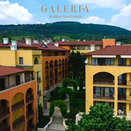 Апартамент чудесно място с басейн плама -обзор