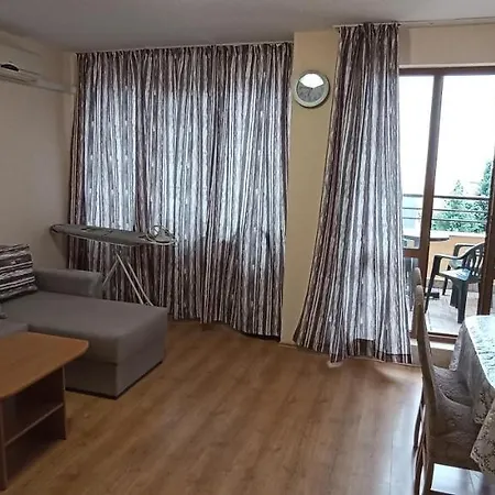 Апартамент чудесно място с басейн плама -обзор Обзор