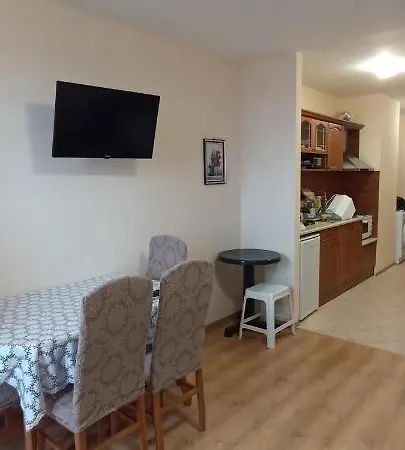 чудесно място с басейн 